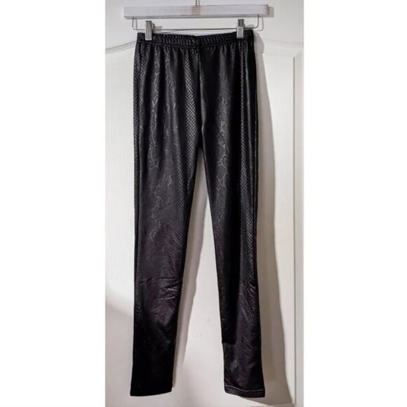 Plush Fleece | Fleece-Lined Liquid Legging in black python print - Picture 2 of 9